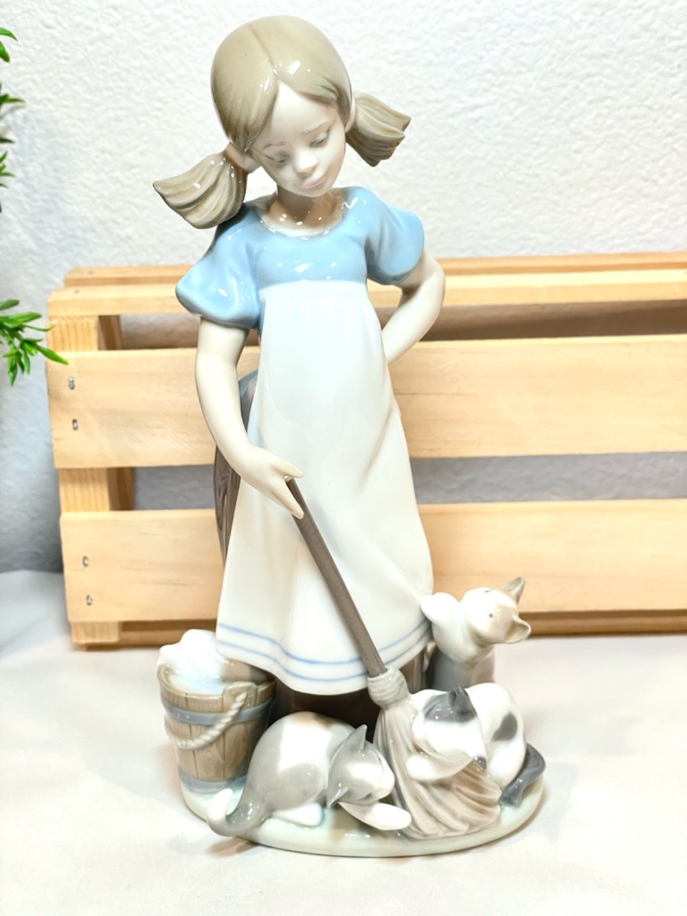 Lladró RET “Playful Kittens” Porcelain Figurine | Broom Broken | Original Box